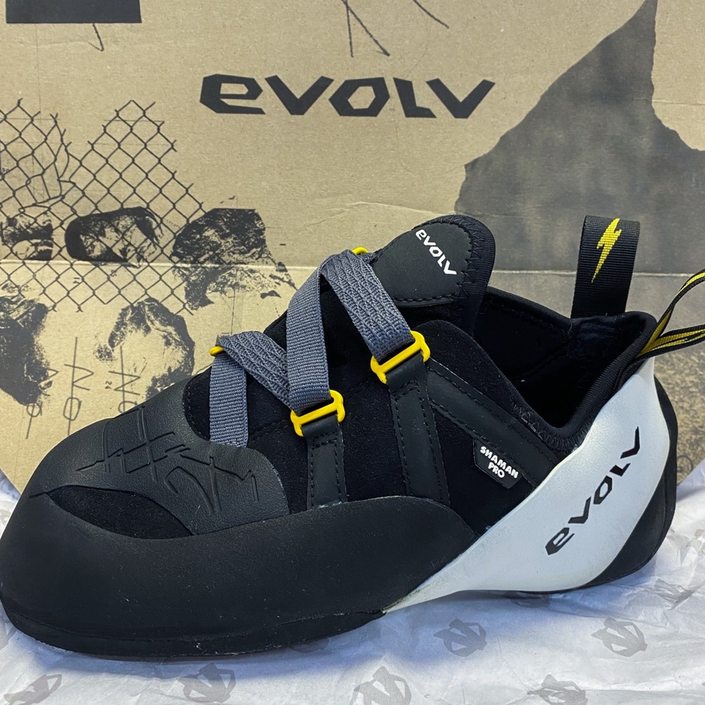 NEW Evolv Shaman Pro Rock Climbing Shoes (Black / Yellow) - 9.5 in Mens
